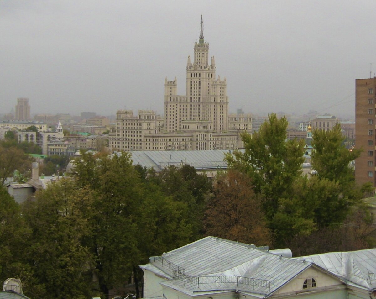 Высотка на Котельнической  из окон аудитории