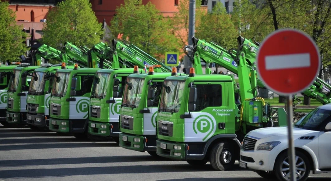 Эвакуаторы на улицах столицы (фото из интернета)