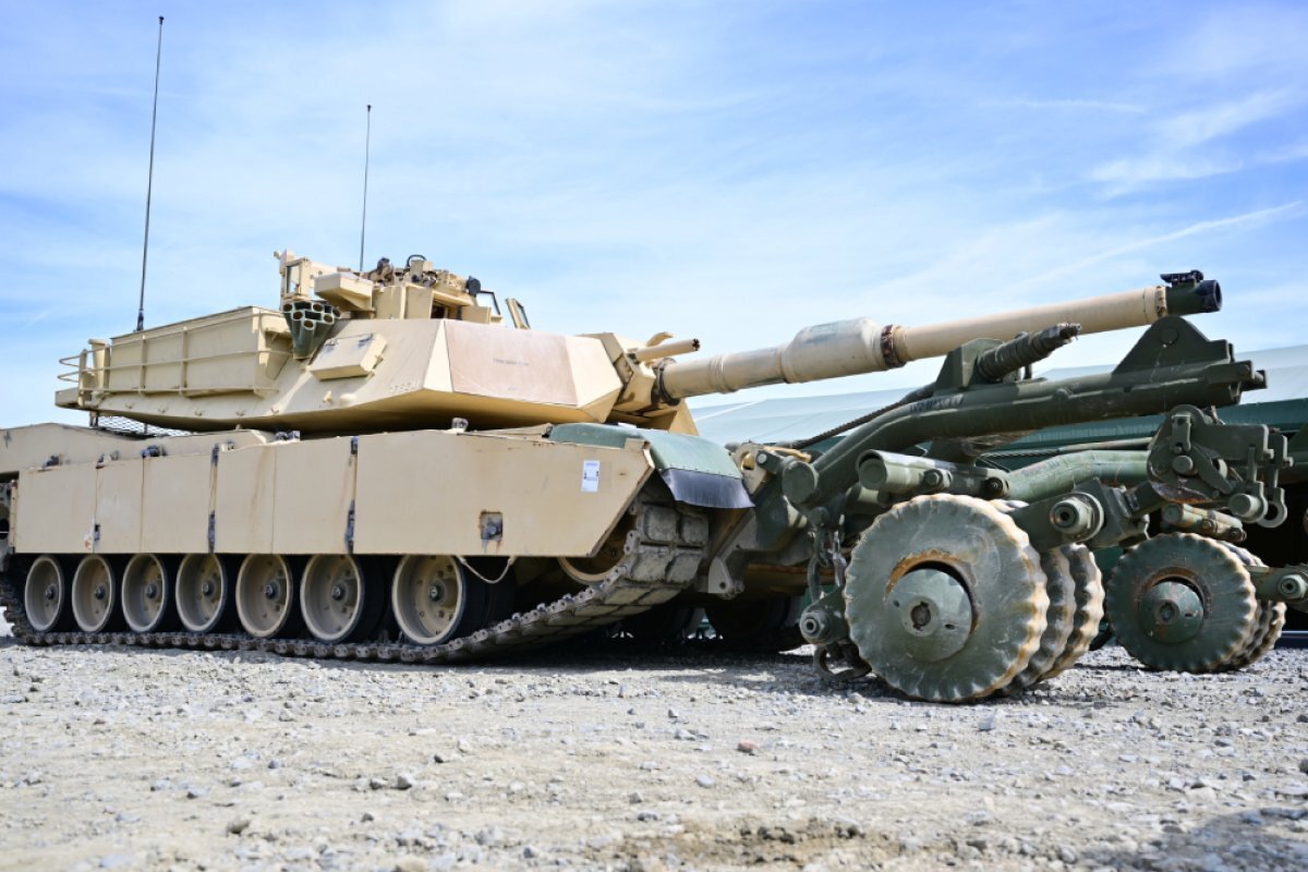    Танк Abrams.