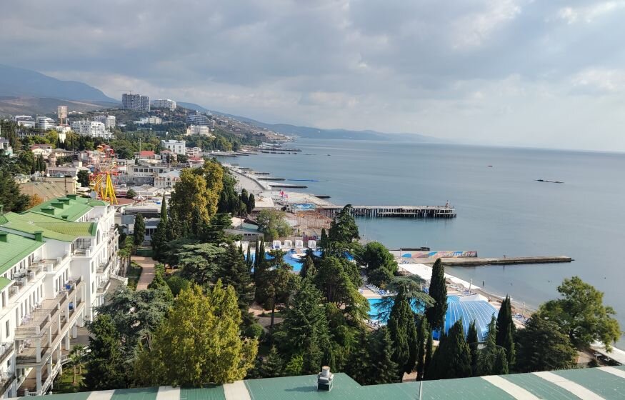     В Крыму продали недвижимость украинских олигархов