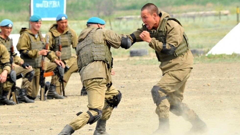 Фото 1. Схватка солдат