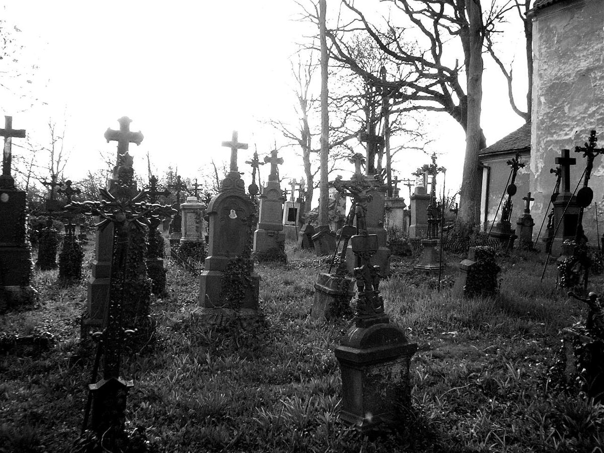 Страшное кладбище