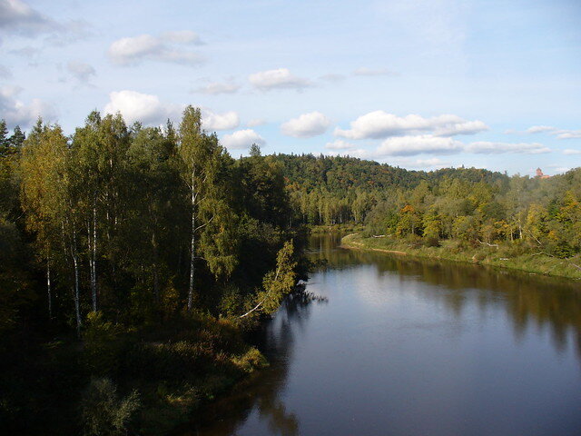 Это летняя фотография, но для аутентичности и передачи атмосферы, эта сойдет.