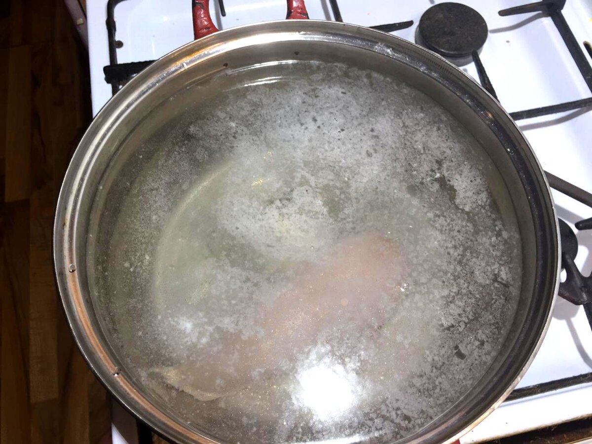 Поставил вариться курицу и в итоге будет бульон