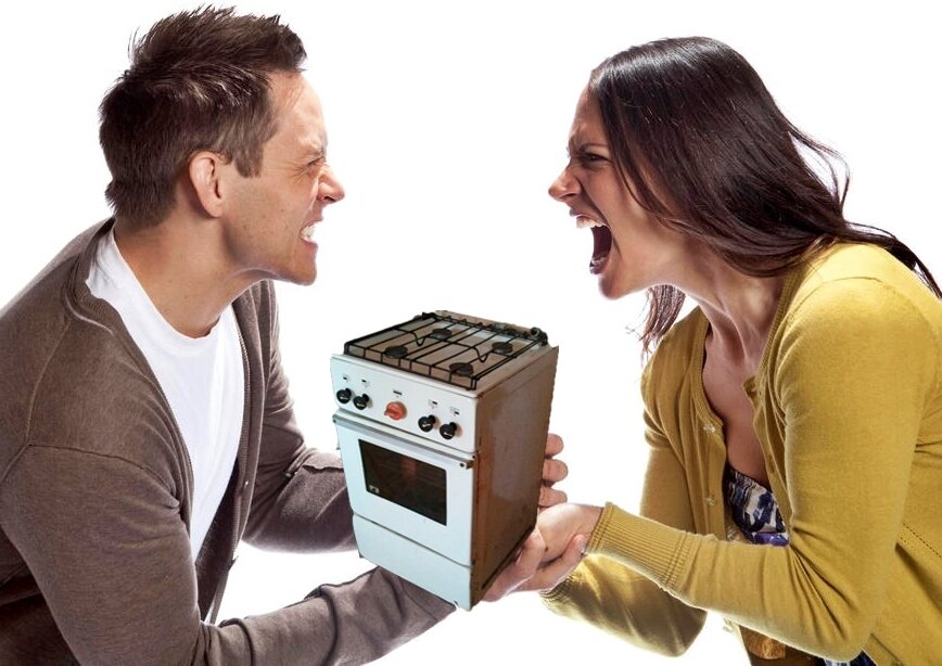 Покупатели в один голос кричат: ПО ЗАКОНУ ДОЛЖНА!!! Продавцы в ответ: НЕТ ТАКОГО ЗАКОНА!!!