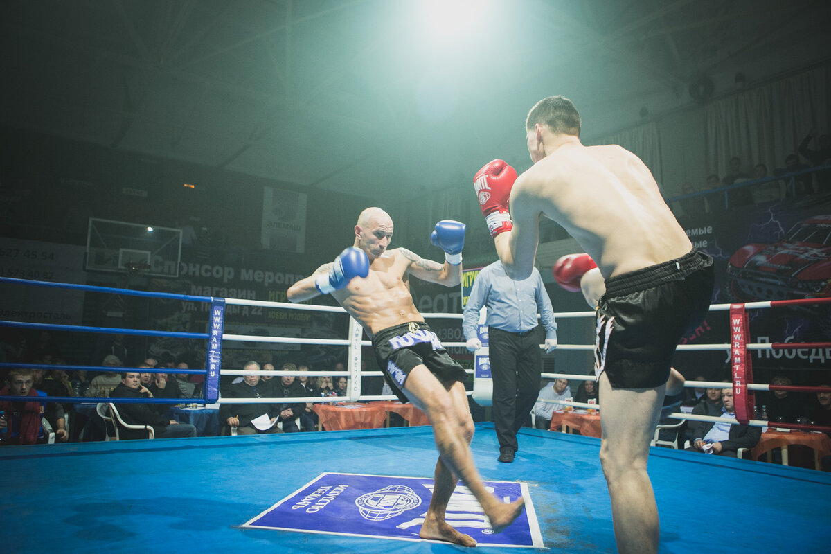 Иван Бусаров (Электросталь) vs Канымет Муратбеков (Москва). 2012. Электросталь. Промоутер Эдуард Ищенко.