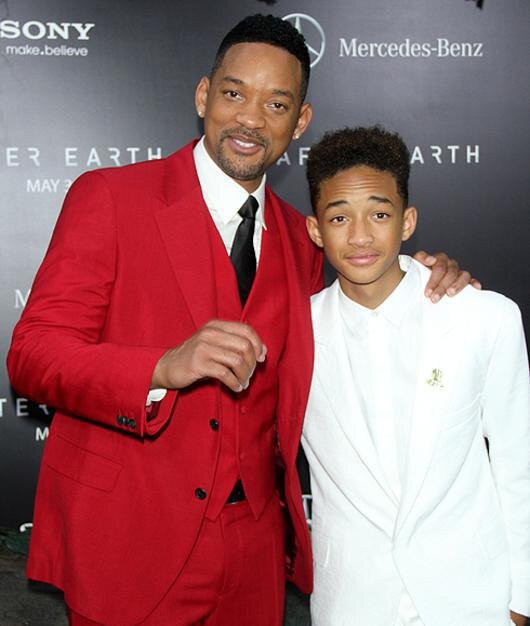  Старший сын актера Уилла Смита , Джейден Смит лично заработал на фильме  « Карате пацан » $ 5 миллионов . Он снялся в фильмах со своим отцом  «В погоне за счастьем» и «День, когда Земля остановилась»  Помимо съемок мальчик получает доход от своих рэп и танцевальных выступлений и продажи своего собственного бренда одежды 