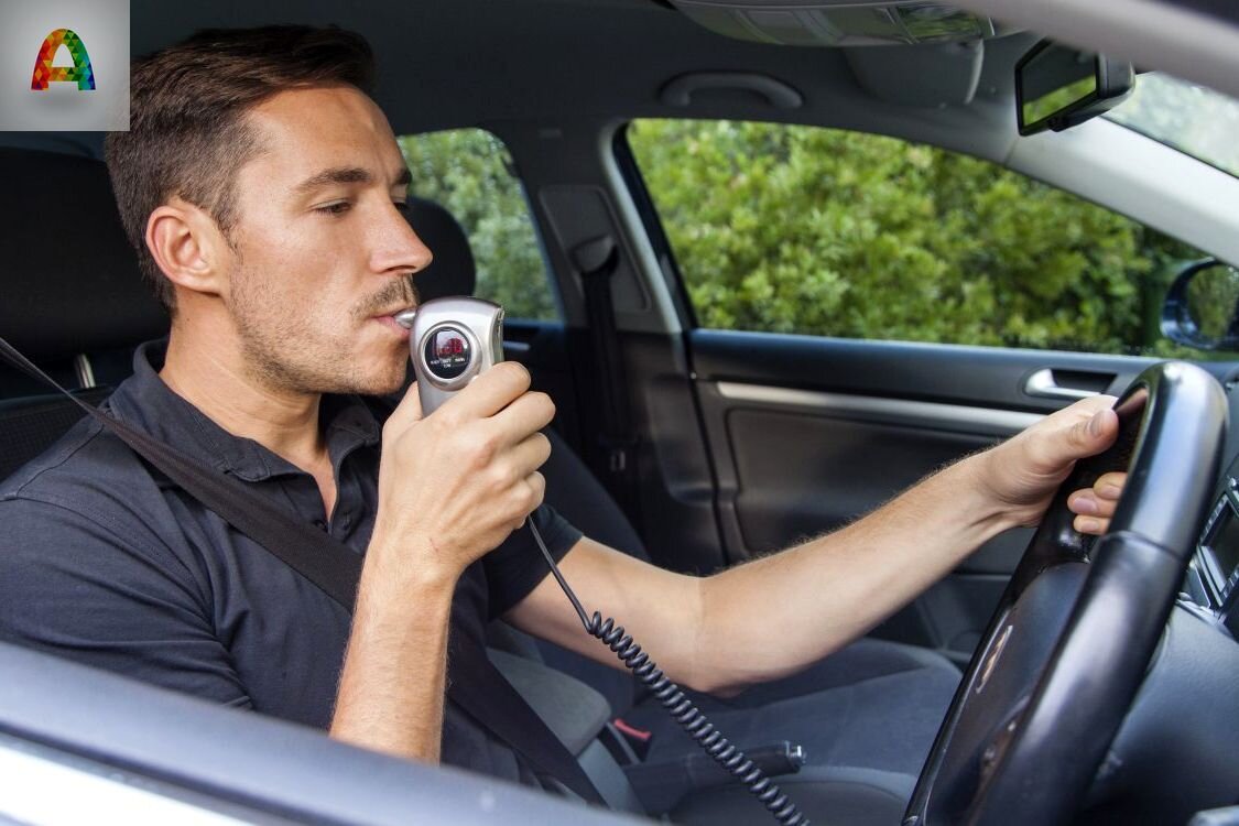 Франция требует от водителей использовать собственные алкотестеры