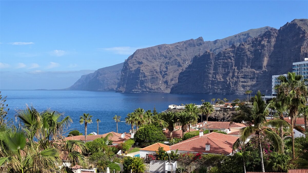 Фото: утесы Los Gigantes, Тенерифе.