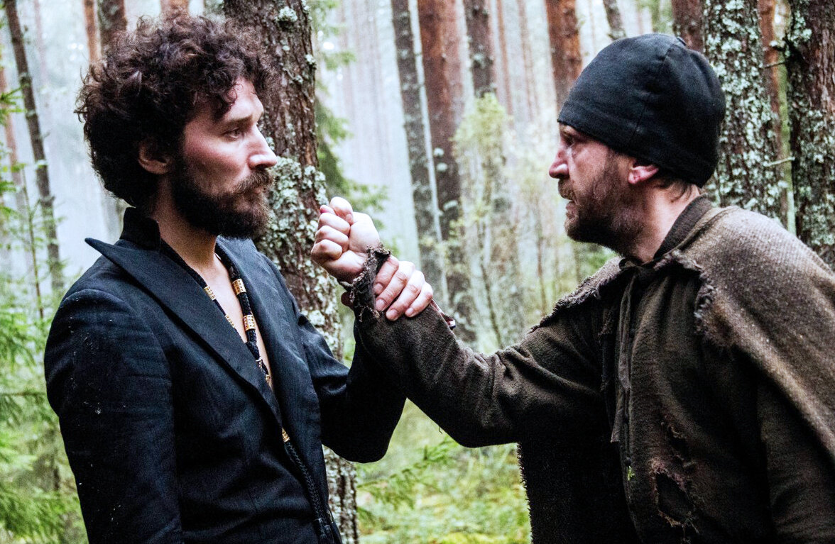 Кадр из фильма "Монах и Бес" 2016г.