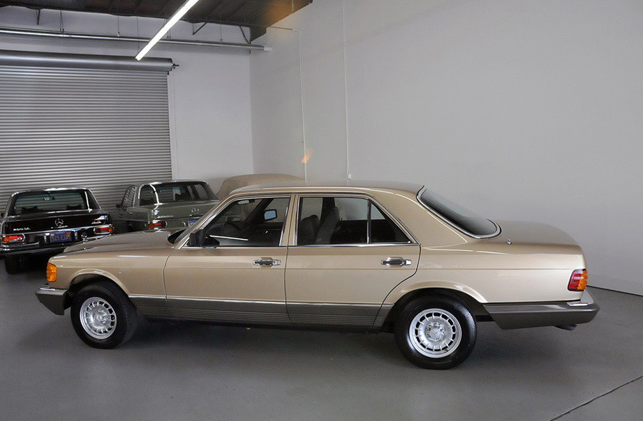  Mercedes W126   2510     -  Autoway  