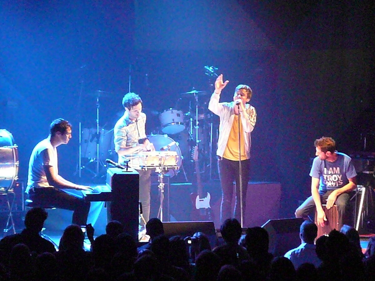 Keane на концерте, фото 2009 года.