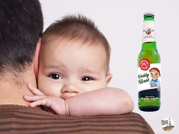 детское пиво. ребенок с пивом. детское пиво. малыш пьет пиво. малыш с пивом.