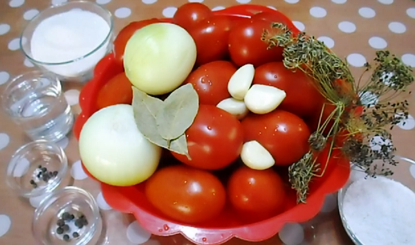 Простой рецепт вкусных помидоров на зиму - половинками, без стерилизации (в литровых банках)