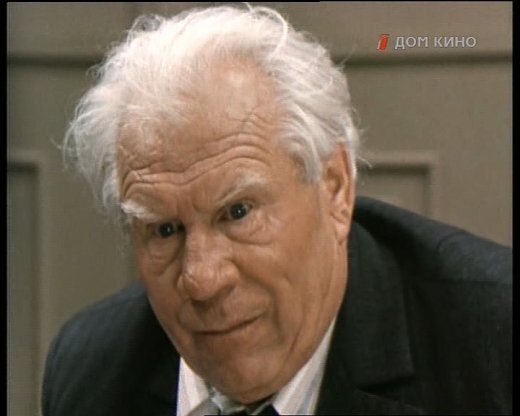 Иван Рыжов в роли директора фабрики.Фото с сайта kinozayka.net