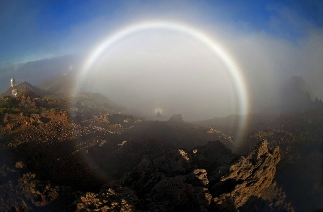 Белая радуга в горах