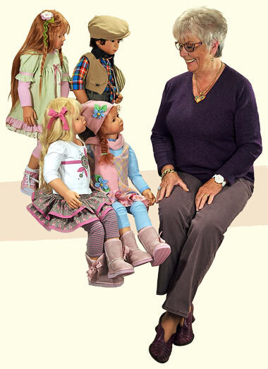 Хайди Плюсцок со своими куклами. Фото ©Heidi Plusczok Puppen
