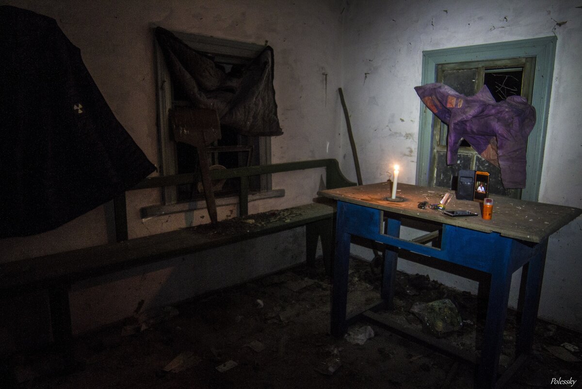 Мы гуляли в Чернобыле ночью. Мистика тьмы в заброшенной деревне, где радиация и полно диких зверей