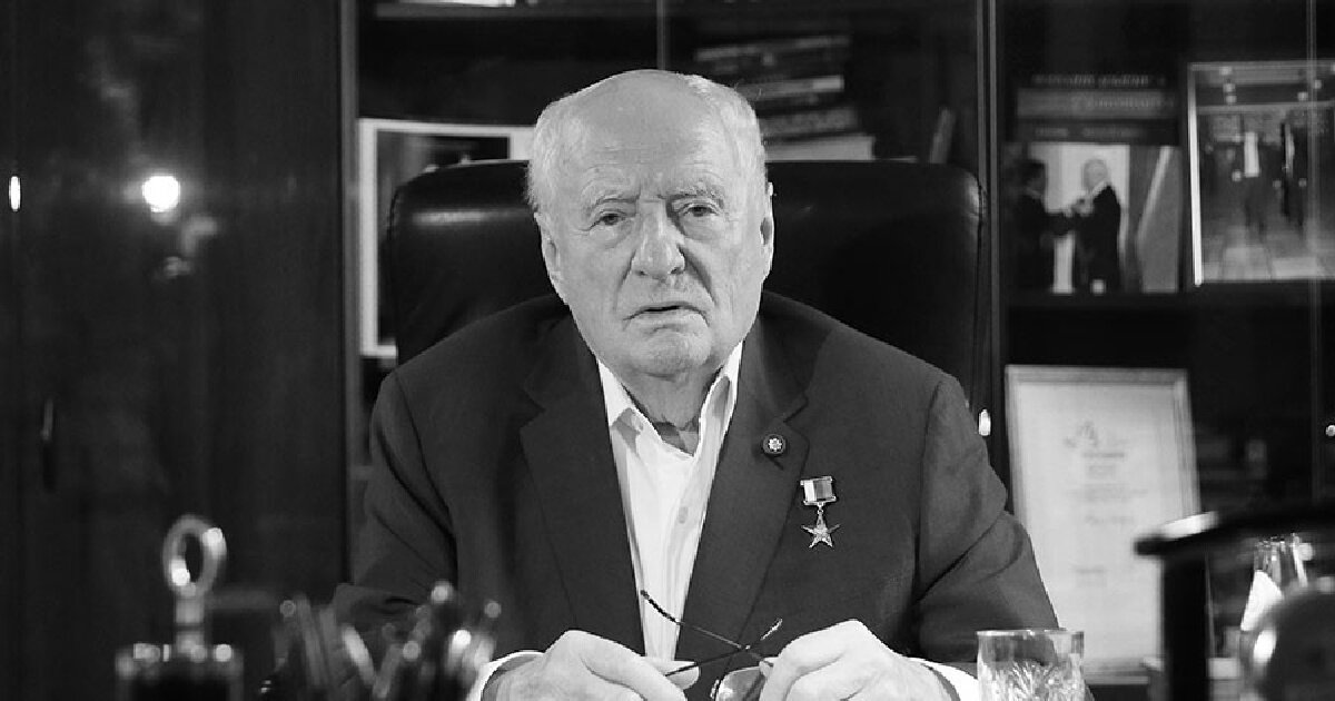 Прощание с Марком Захаровым, о смерти которого стало известно сегодня, состоится 1...