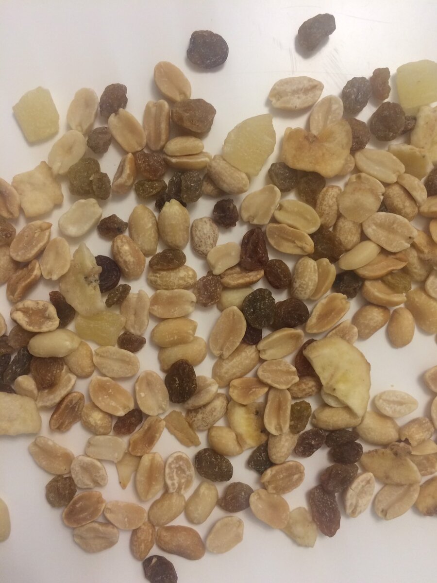 Смесь из орешков и сухофруктов. Фото автора. 