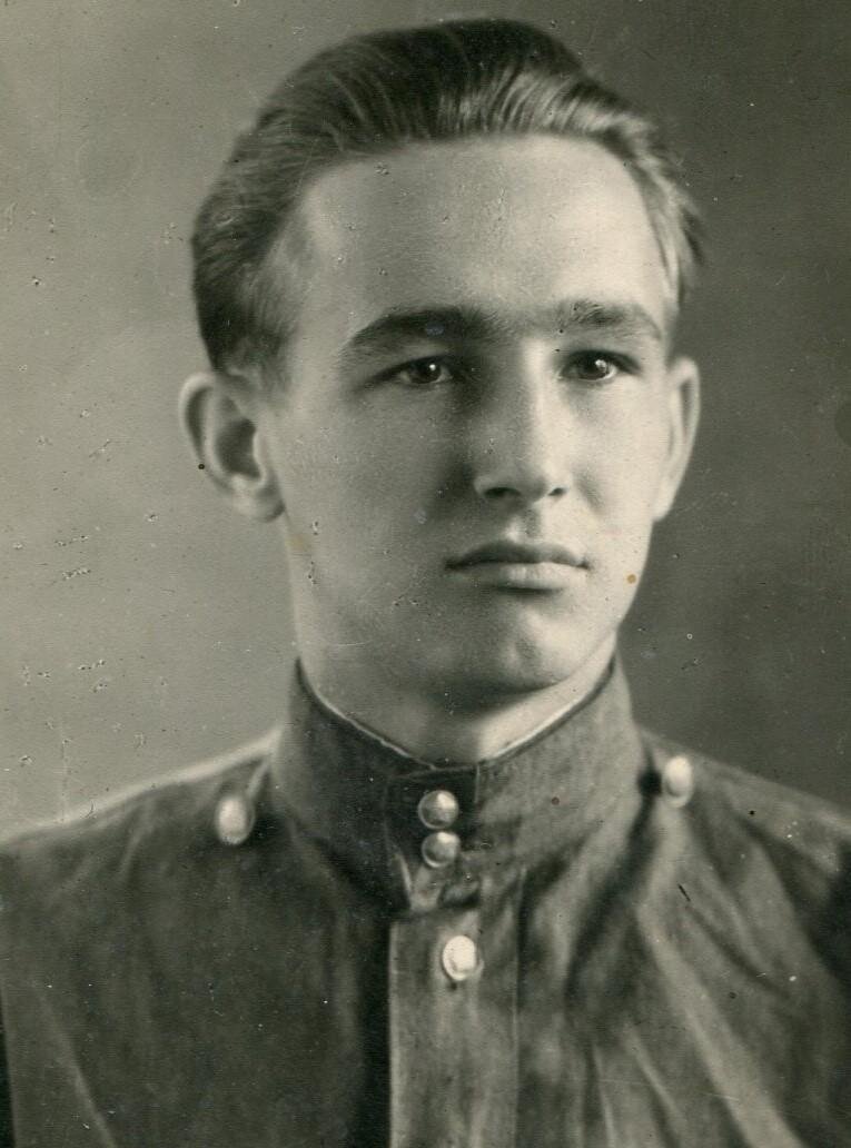 Сын б. Сони, Анатолий.