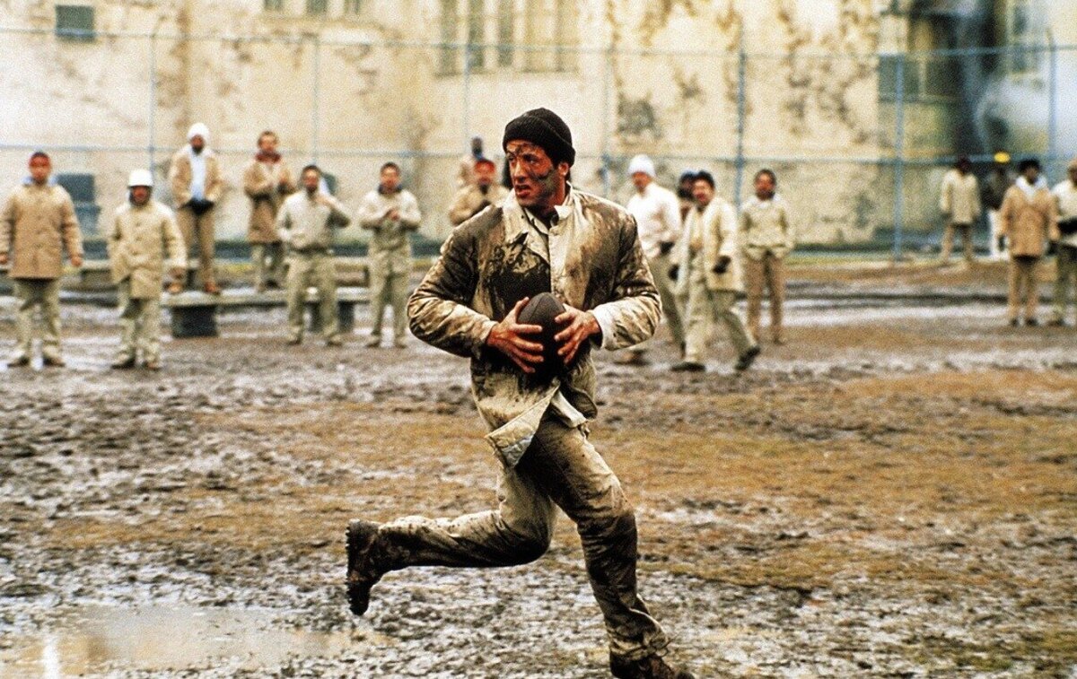 кадр из фильма Тюряга 1989 Сильвестр Сталлоне