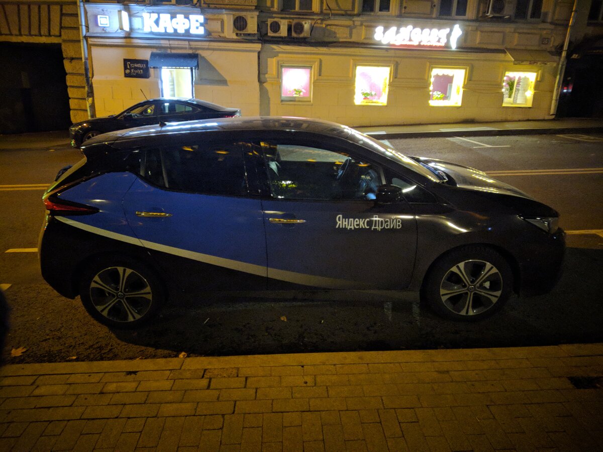 Новенькая электричка 