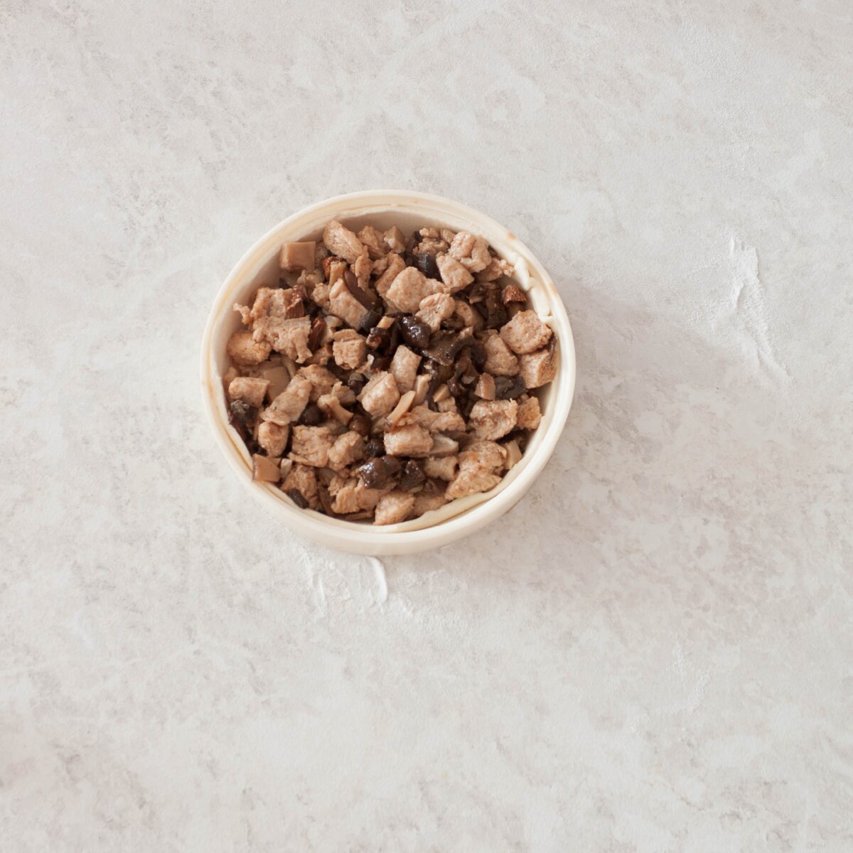 Выкладываем начинку.