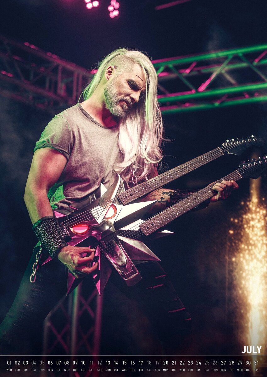 Геральт-рокер. Календарь косплеера Бeна Шaммa.