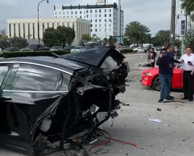 Передняя часть электромобиля Tesla Model X. Фотография с сайта teslaincanada.ca