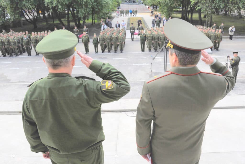 Когда поднимут военным пенсионерам. Военный пенсионер. Военнослужащие пенсионеры. Военная пенсия. Пенсия военнослужащих.