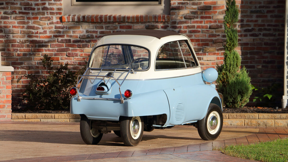 Автомобиль BMW Isetta