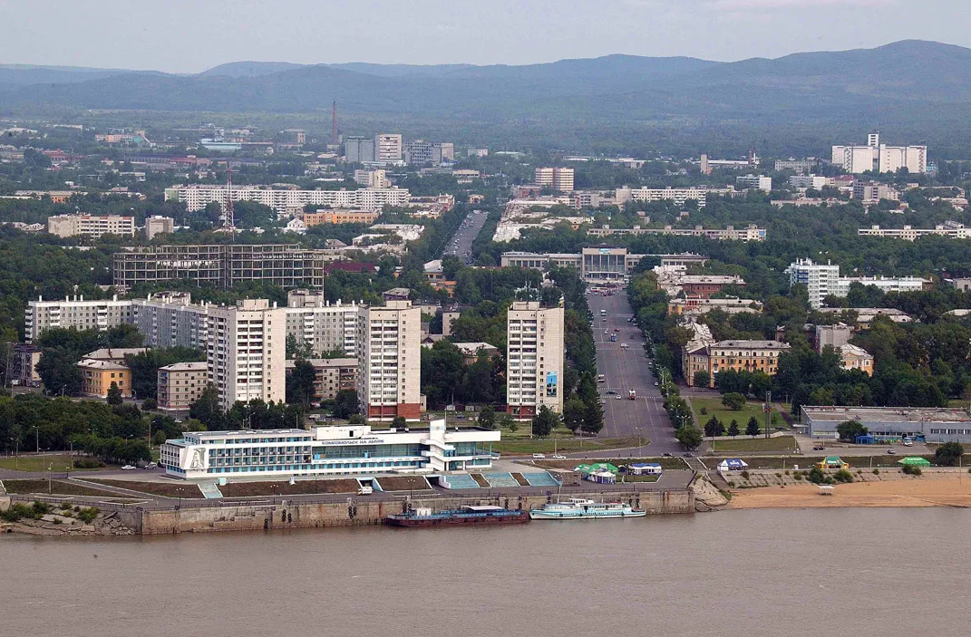 Комсомольск на амуре места. Комсомольск-на-Амуре Хабаровский край. Город Комсомольск на Амуре. Набережная Комсомольска на Амуре. Виды города Комсомольска на Амуре.