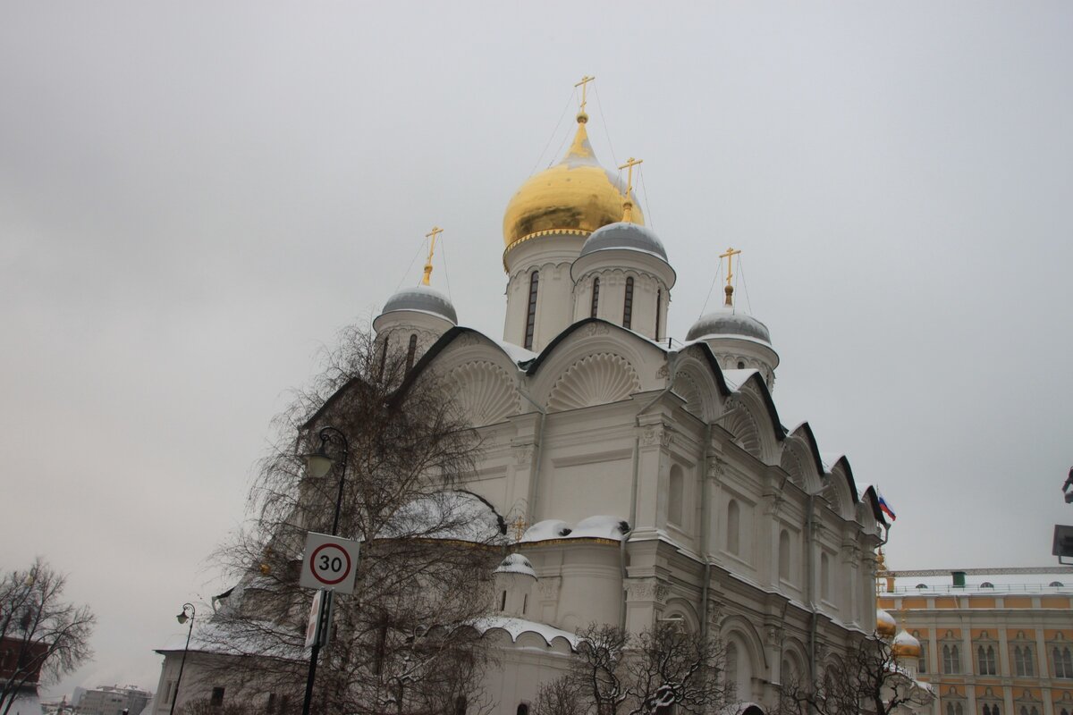 Белый собор в Москве