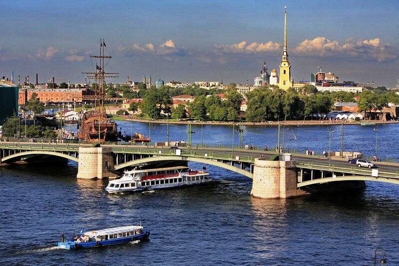 В каком году санкт петербург. Биржевой мост в Санкт-Петербурге. Река малая Нева в Санкт-Петербурге. Санкт-Петербург река Нева каналы. Реки, мосты и каналы Санкт-Петербурга.