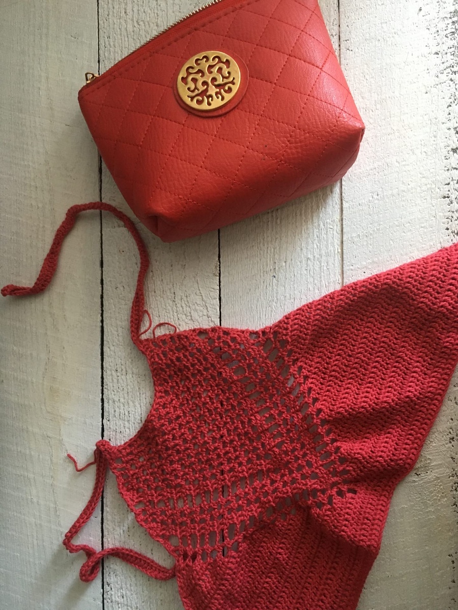 только что связала кроп-топ