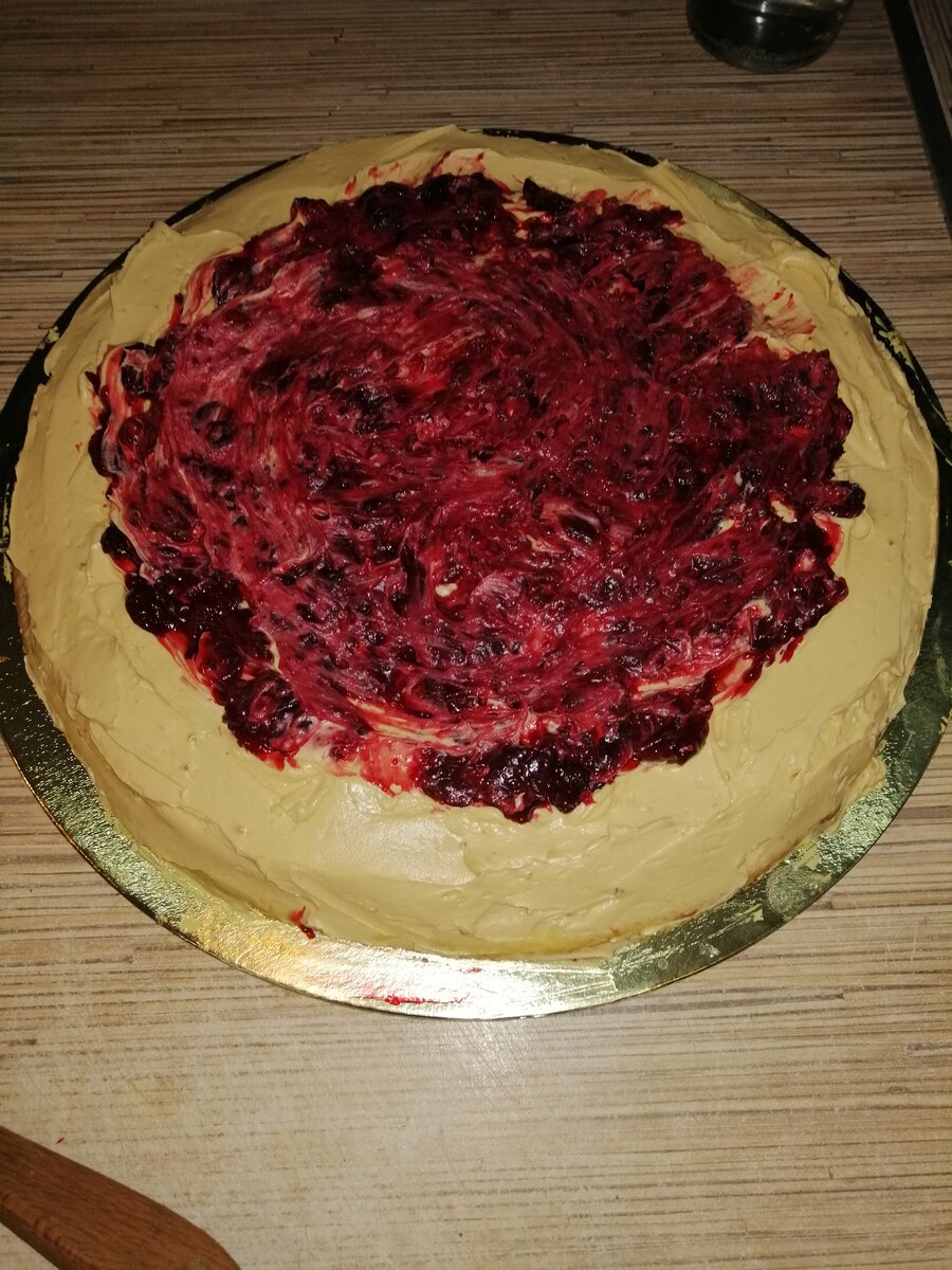 Коржи молочная девочка, крем-чиз и вишнёвая начинка