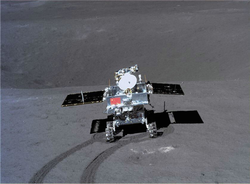 Китайский луноход "Юйту-2" на обратной стороне Луны