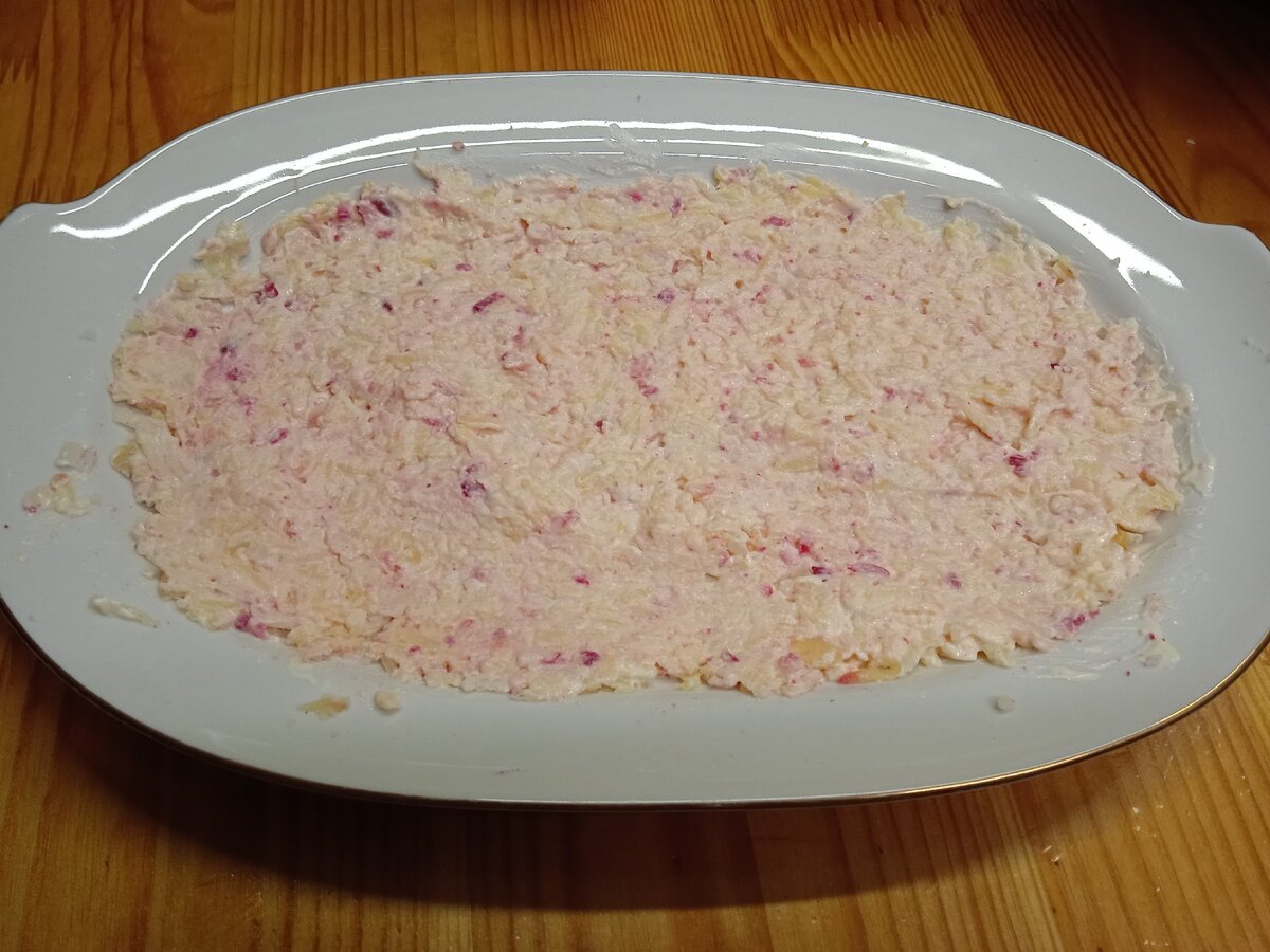 Картошка розовая, так как окрасилась от свеклы