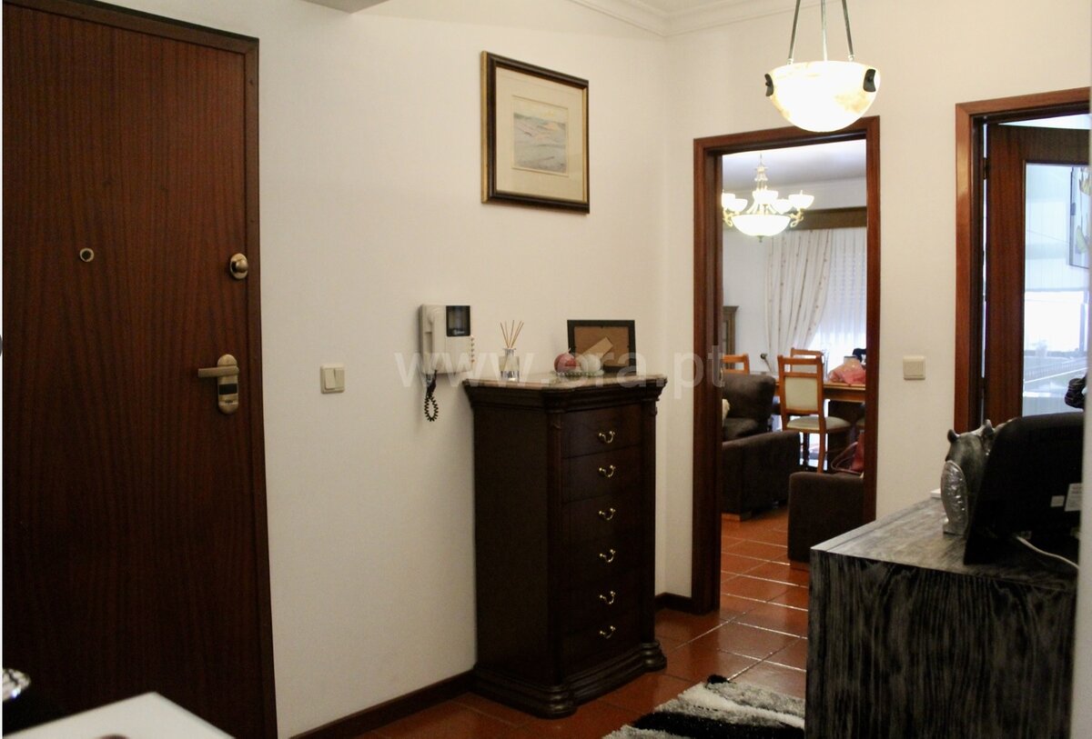 Люстры - типичный португальский стиль