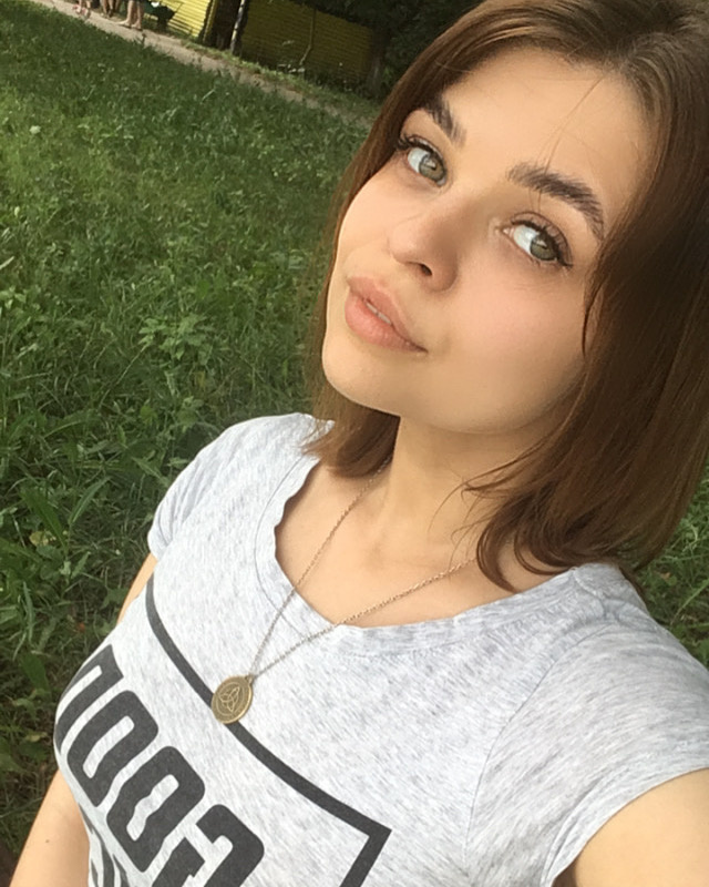 P.S. Я знаю что он это не прочитает, но если прочитает, то хочу чтобы знал, мои чувства искренние не за то что спас меня, не за то как относился ко мне, а вопреки, просто так, и если бы от меня что-то зависело я бы никогда не закончила это.
