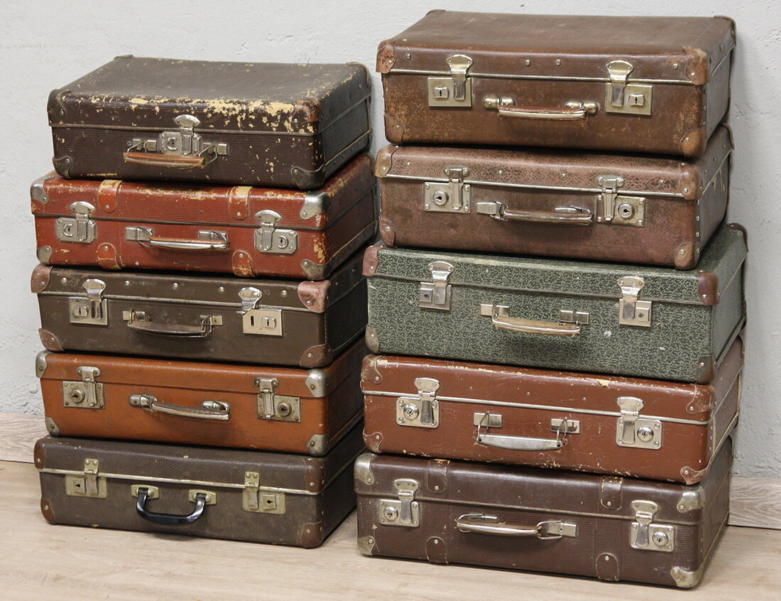 Раритетные чемоданы не залеживаются долго на барахолках - их охотно раскупают