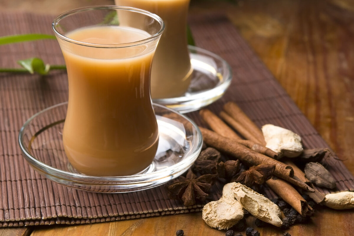 Индийский чай рецепт. Милк масала. Чай индийский "масала". Чай масала с молоком. Пряный чай масала.