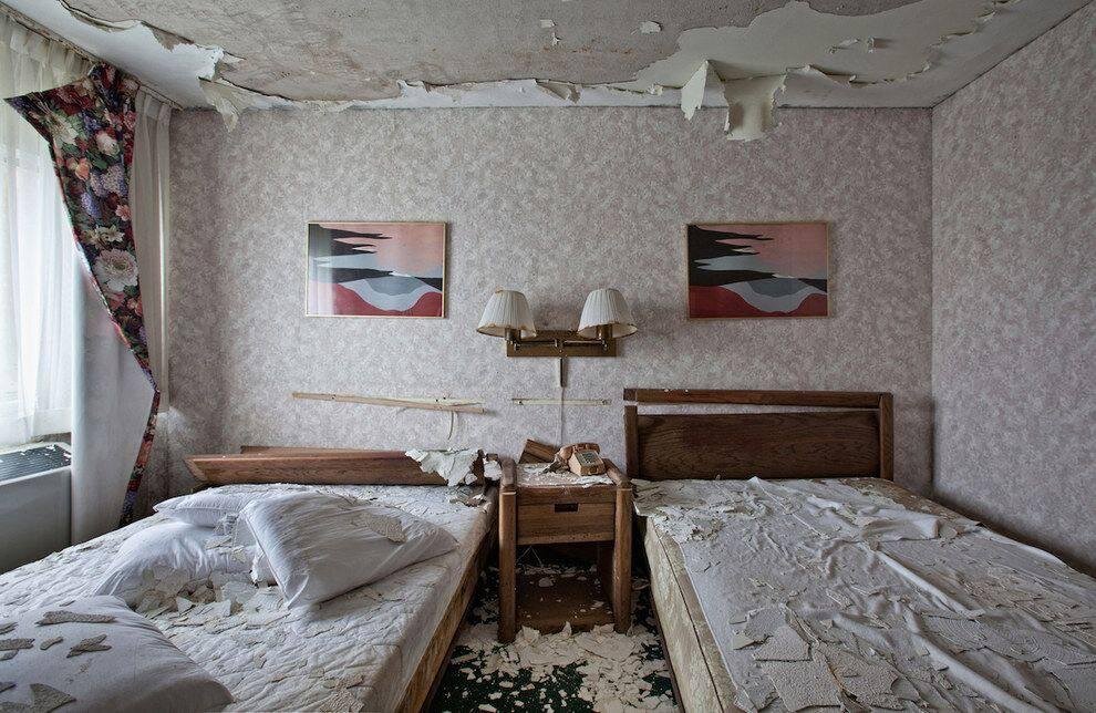 Зато картины красивые!