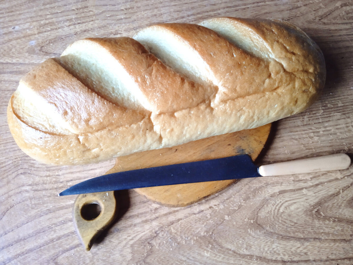 Даже если батон зачерствел, отправлять его в мусорное ведро не нужно 