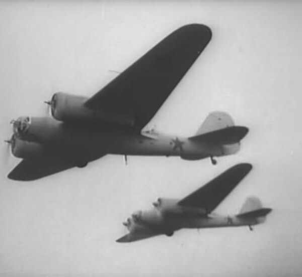 Бомбардировщики СБ. Основная ударная сила нашей авиации на Халхин-Голе. Применялись также и для разведки, особенно на большую дальность. 