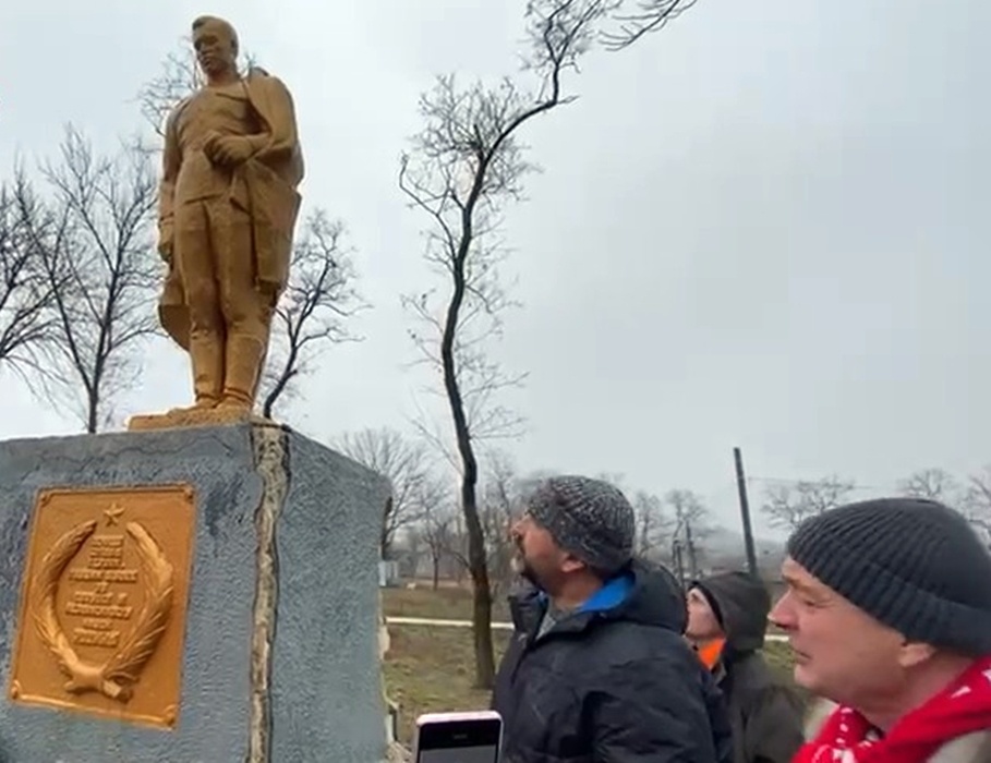    Так выглядел памятник до реставрации