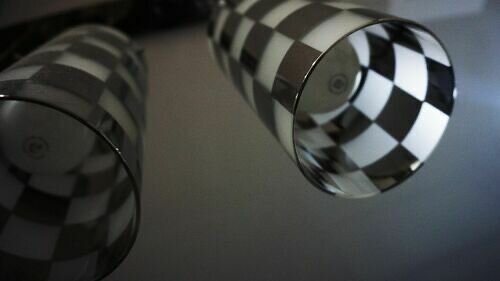     Минувшим вечером ряд комплексов в Набережных Челнах остались без электричества. Как сообщили Inkazan на горячей линии АО «Сетевая компания», это случилось из-за повреждения линий электропередач.