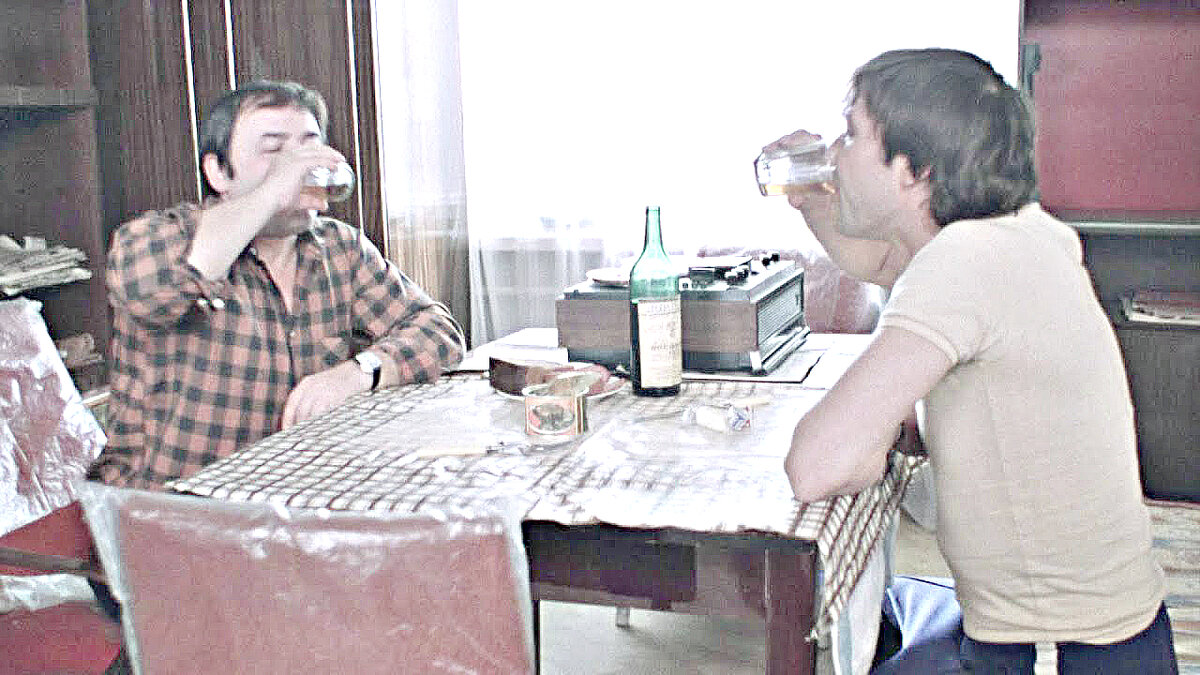  Вся радость - выпить вечерком с соседом да за жизнь покалякать.