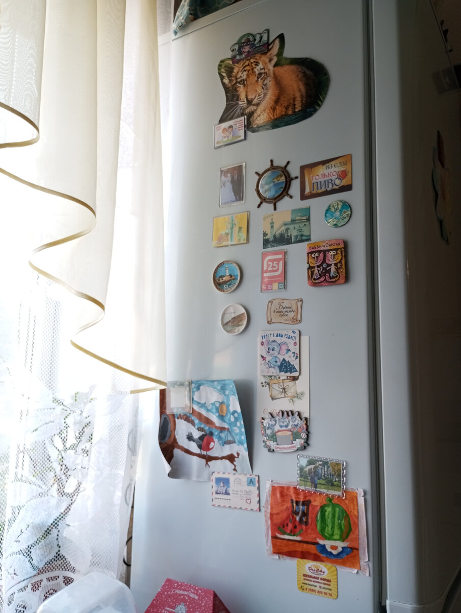 Фото автора. Тигра на память вырезала из календаря. Как символ года успехов и достижений. 